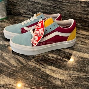 Girls vans. Size 13.5. Never worn.